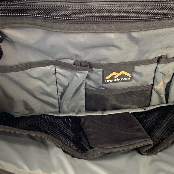 Brenthaven Triload Shoulder Case. Black. Excellent Condition. - Picture 10 of 14